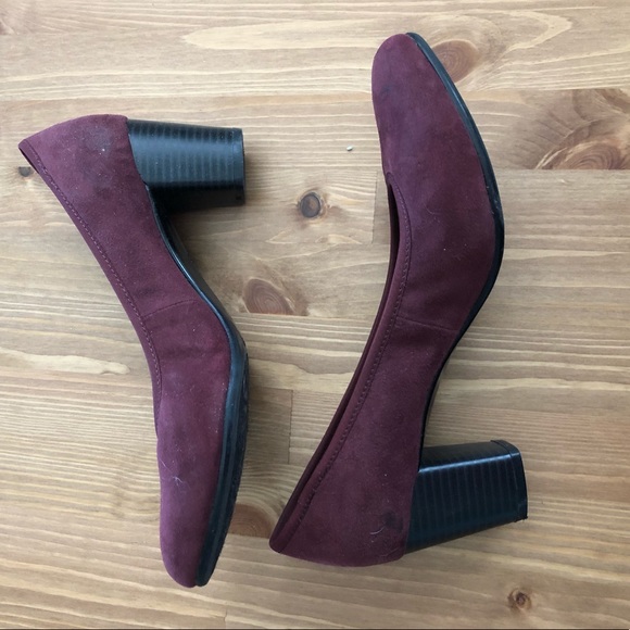 Naturalizer Plum Pumps - Picture 2 of 3